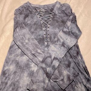 American Eagle light blue & dark blue long sleeve.
